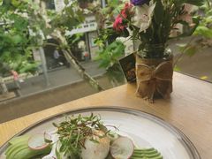 牛油果温泉蛋吐司-O'mills Sourdough Bakery&Bistro(永嘉路店)