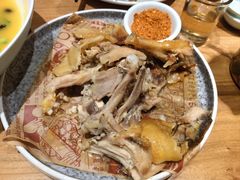 -头上红煨盐鸡·非遗院子餐厅