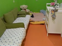 -小小王国亲子游泳俱乐部(锦辉中心)