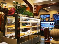 面包甜点陈列柜-清真·玛丽亚新疆菜主题餐厅(浙江中路店)