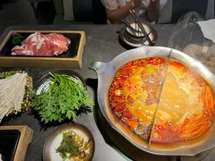 -湊湊火锅·茶憩(杭州湖滨银泰in77店)