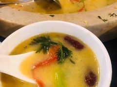 养胃营养鱼汤-抚仙湖生态石锅鱼野生菌(告庄店)