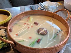 -三人行骨头王火锅(长寿店)