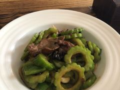 苦瓜炒牛肉-YAFEE雅菲·粤菜·湘菜·融合菜(魏公村店)
