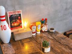 -HIGH FIVE哈福手工汉堡(桂林路店)