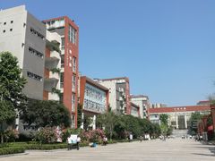 -重庆鲁能巴蜀中学食堂