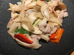 杏鲍菇竹耳爽肉片-十三式重庆江湖菜(金茂览秀城店)