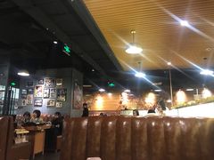 -肥肥虾庄·金牌油焖大虾(杨园滨江时代walk店)