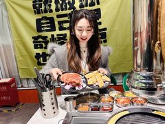 -山野的朋友露营炭火烤肉