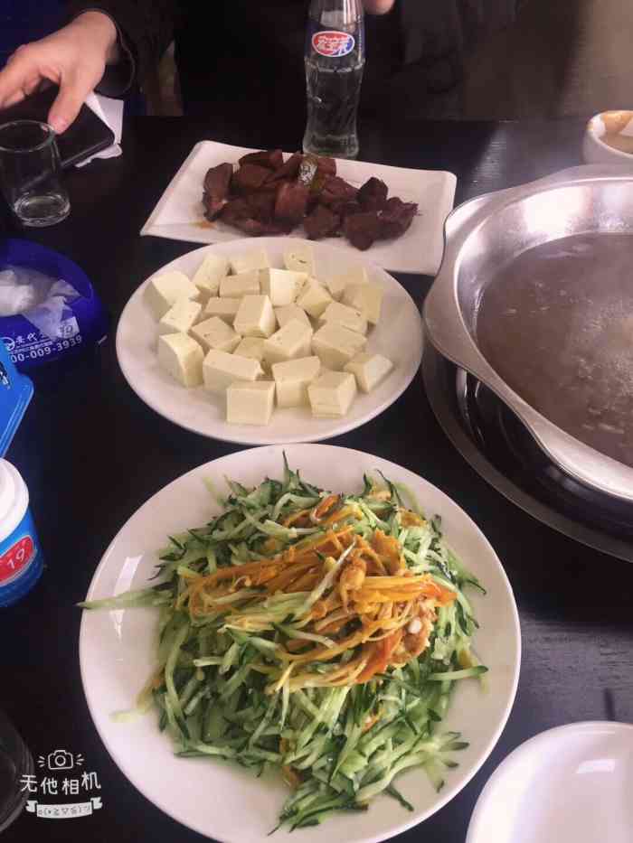 做對面吃飯照片男朋友坐對面吃飯照片吃飯對面對面是男生的吃飯圖片