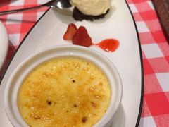 焦糖布雷-1886德国汽车餐厅(外滩十六铺码头店)