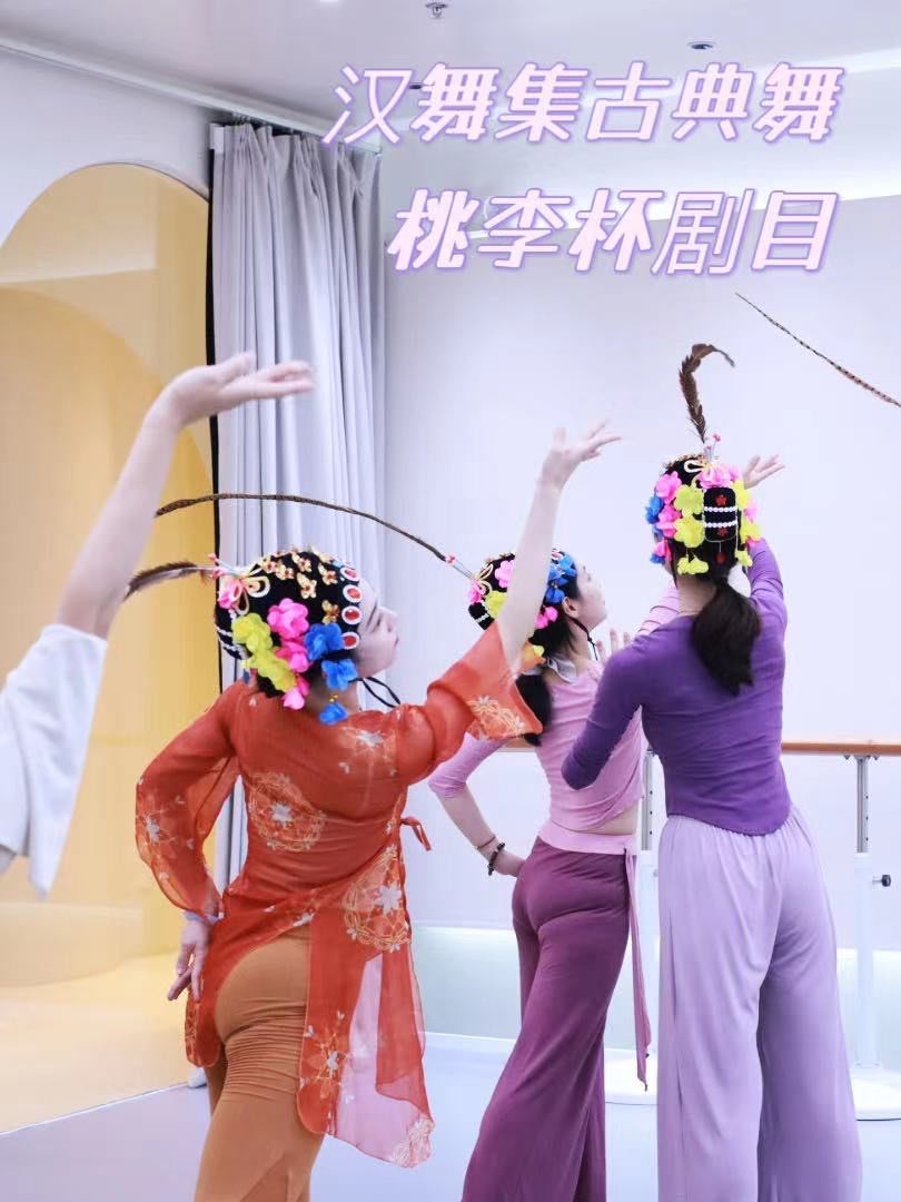 这不仅是一家古典舞舞房,堪比"舞蹈院校"课堂!