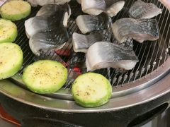 -围炉肉舍•炭烤活鳗•丹东海鲜烤肉(步行街店)