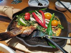 香茅草烤罗非鱼-云海肴·汽锅鸡·云南代表菜(天山百盛优客店)