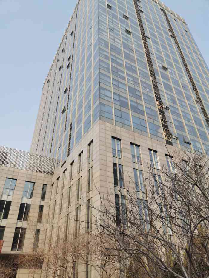 打分 锐创国际,每天上班都经过这里,环境不错,交通比较离望京地铁东站