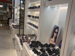 -J-Optical佳视明眼镜·蔡司视觉(青岛金茂览秀城店)