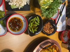 -虾弄弄海派小龙虾·牛羊蝎子火锅