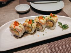 三文鱼牛油果反卷-山葵家·创意料理(临平银泰城店)