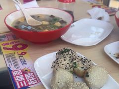 -小杨生煎(金山百联购物中心3楼店)