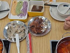 -杨老板·海鲜集市火锅·鲜切牛肉(中防万宝店)