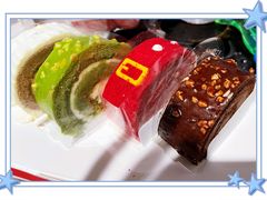 草莓红丝绒瑞士卷-星巴克(南京孵鹰大厦店)