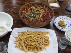 -乡土特色.冷锅鱼.牦牛肉汤锅