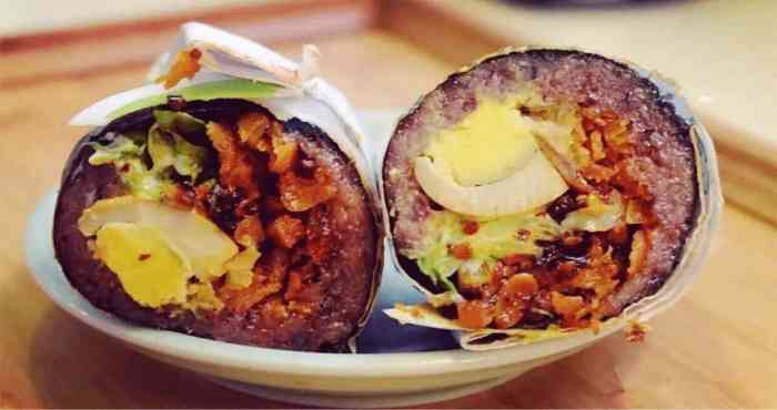 过路人台湾饭团(喜隆多店)-"屋里有座位环境挺好的,很安静.