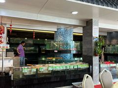 -鹏城人家海鲜酒家·23年老字号(较场尾店)