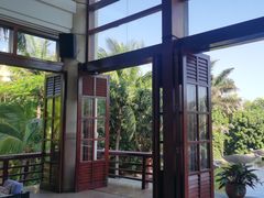 -亚龙湾喜来登·美景台大堂吧