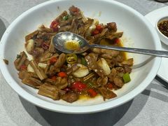 -川流不息·地道川菜·小龙虾(松东路店)