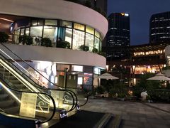 -瑞虹新天地月亮湾