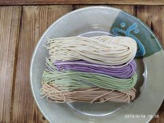 蔬菜手擀面-东镇老火锅(长春路首店)