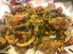 -虾弄弄海派小龙虾·牛羊蝎子火锅