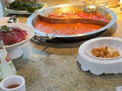 -茅草房·河畔园林火锅