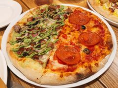 -城市大道红炉披萨烘焙坊