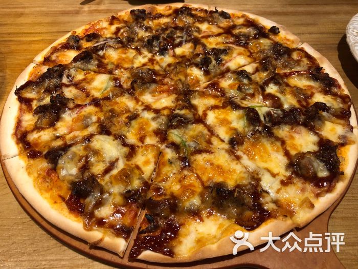 炉石烤肉芝士披萨