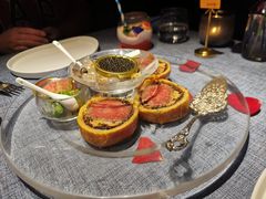 威灵顿牛排三重奏-弦月窗LUNETTE BY AMANDA(复兴路店)