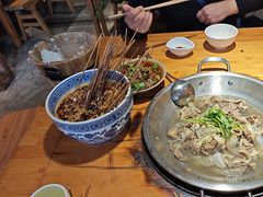 -大众跷脚牛肉馆·非遗传承单位(峨眉山店)