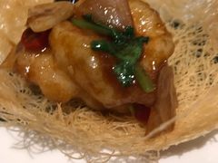 黑蒜大千爆虾球-北京四季酒店·采逸轩