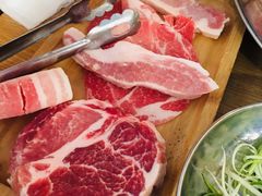 -江南猪肉商会无限续吃(弘大店)