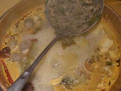 -洱火云南酸菜牛肉火锅(石景山当代商城店)