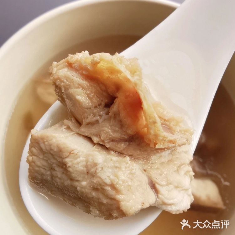 熬夜上火试试这个汤[胜利]花旗参石斛鸡汤[调皮]