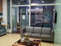 -雅悦齿科(顾村公园店)