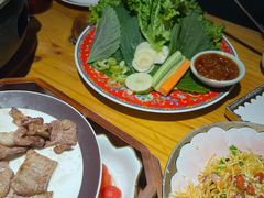 包肉菜拼盘-隐炉和牛烧肉店(群力店)