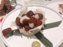 红衣少女-蝶园·装修中(BFC外滩金融中心店)