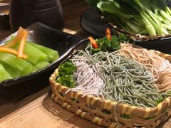 -湊湊火锅·茶憩(杭州湖滨银泰in77店)