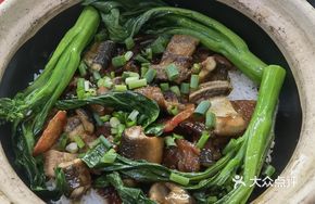 Eel and Preserved Meat Claypot Rice