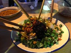 -拈签一笑黄牛肉辣卤串串