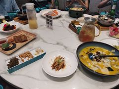 -荷塘秋月·本帮江浙菜(国权路店)