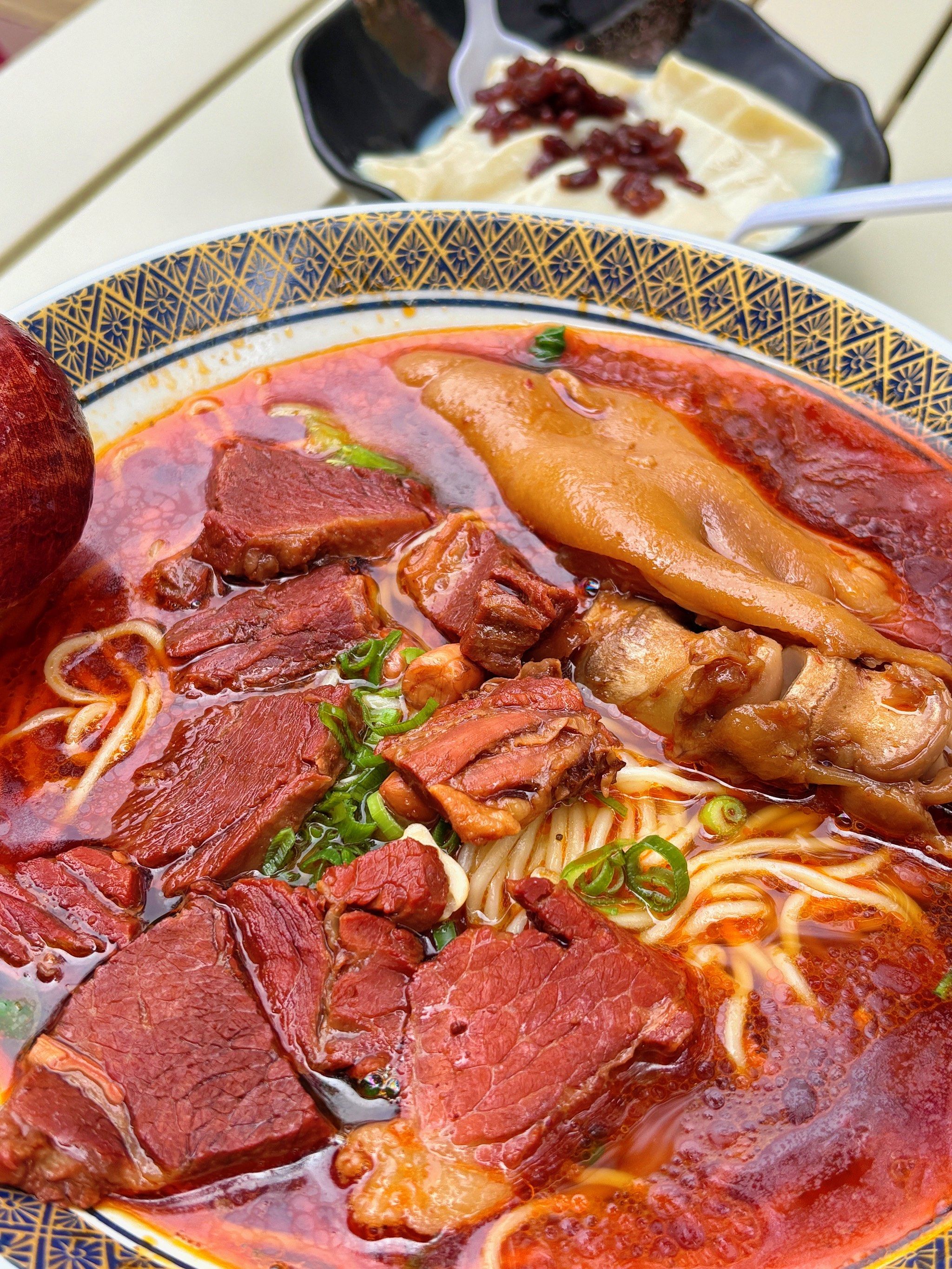 好吃的牛肉蹄花面!香香香!